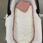CUBRE COLCHÓN + SÁBANA FLORECITAS ROSAS D PEQUES