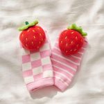 CALCETINES DE ESTIMULACIÓN SENSORIAL STRAWBERRY ATTIPAS - Imagen 5