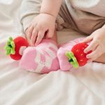 CALCETINES DE ESTIMULACIÓN SENSORIAL STRAWBERRY ATTIPAS